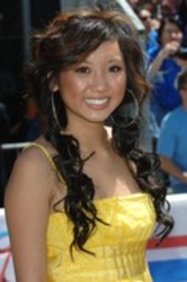 CSQMTHTYOMUHISZXYZZ - Brenda Song