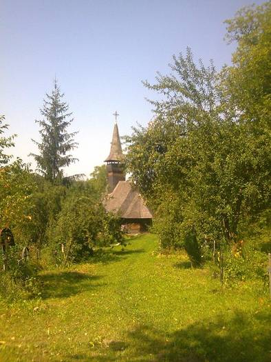 Biserica veche din satul Manastirea