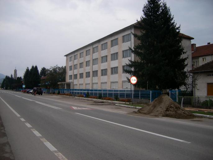 Otelul Rosu-Liceul industrial