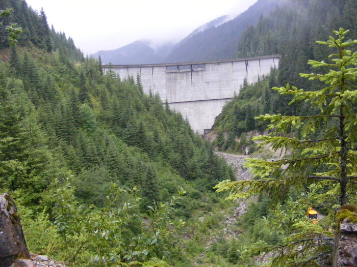 Barajul Lacului Galbenu