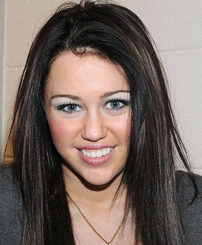 2565453109_6934c5aa36 - miley cyrus