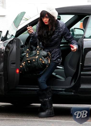 vanessa-hudgens-j-brand-again.0.0.0x0.500x693[1]