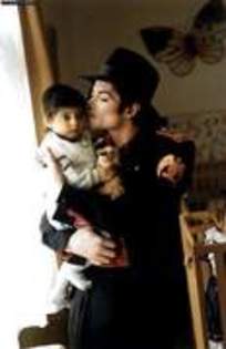 mj si copilul lui - Michael Jackson sh copiii