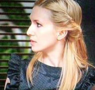 QUQGAGUVFAPCEWPYBUS - adela popescu