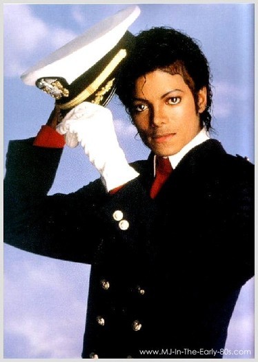 BOFXQNBFGINDGKFOCNX - Poze Michael Jackson imbracat in uniforme