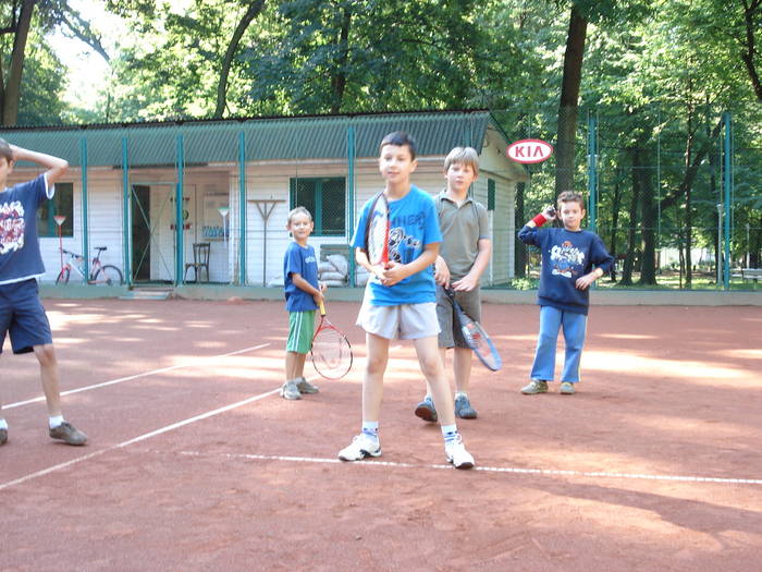 Picture 014; la tenis cu amicii mei.hehehe
