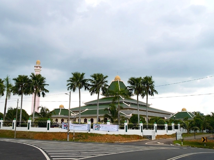 Al Azim Mosque in Malacca - Malaysia - Islamic Architecture Around the World