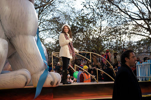 3075361428_637c83ec46[1] - Miley la Macys Thanksgiving Day Parade