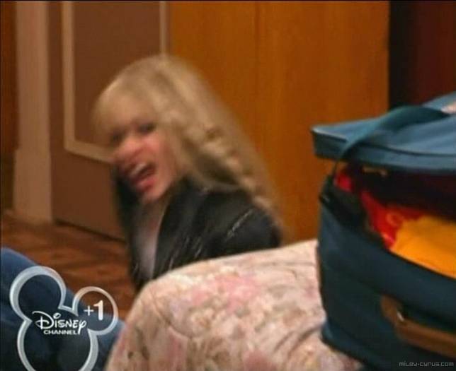 miley-cyrus_dot_com-hannahmontana-ep12caps0048 - poze hanah montana