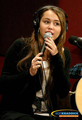 YEEEJQCPNAJXVLXMRET - Miley 2009