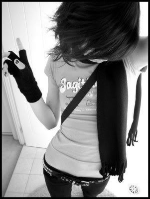 (33) - Emo Girl
