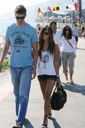 ashley-tisdale-novy-pritel-3