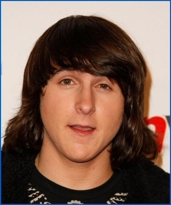 6th-Annual-Teen-Vogue-Young-Hollywood-Party-Sept-18-mitchel-musso-6553618-334-400 - Mitchel Musso