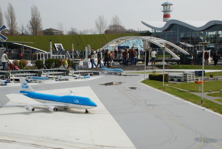  - MADURODAM