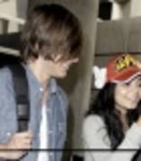 thumb_011 - vanessa hudgens se duce la aeroport cu zac efron