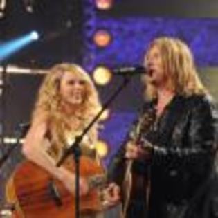 Taylor_Swift_1230494822_1