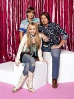 familia hannah; hannah montana and jackson and robby ray!
