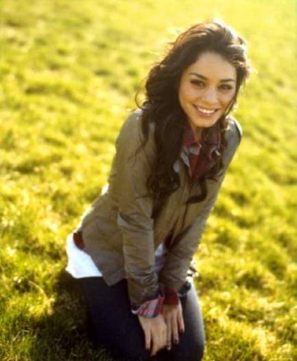 PXEUFJHOACPOOZLTHIB - Vanessa Hudgens Sedinta foto