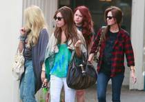 XPGUBSFZKRSFVIBSPOF - Ashley Michelle Tisdale