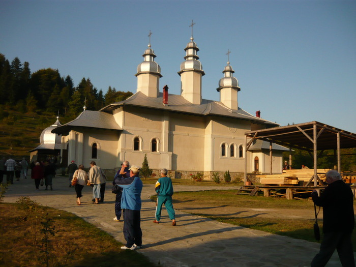 P1010283; Biserica Man. Almas
