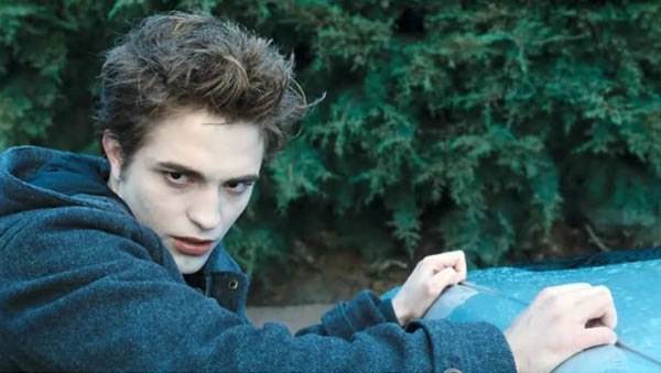 robert-pattinson-in-una-sequenza-del-film-twilight-80735[1]