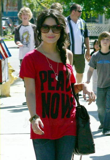 z7ur3_vanessa-hudgens-peace-now-04