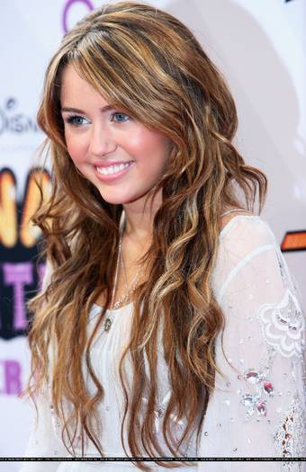 002 - Miley Cyrus