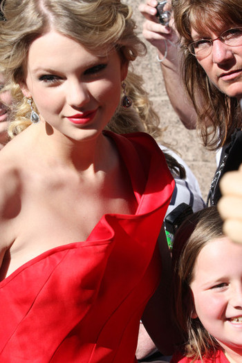 Celebrities+Arriving+ACM+Awards+Las+Vegas+v2ZLaExVSEMl