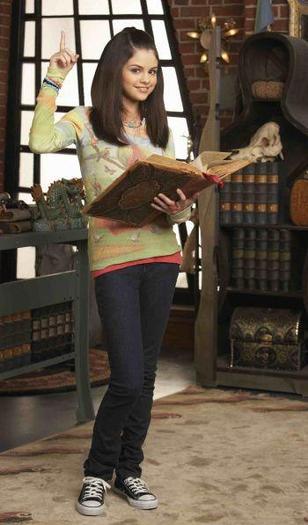 1_187826118l[1] - Alex Russo