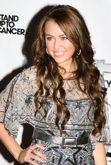 miley-cyrus-9-05-08 - Miley Cyrus