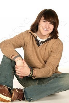 Mitchel-Musso-mitchel-musso-8254497-266-399 - Mitchel Musso