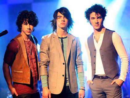 jonas_brother_2 - zac efron dr house jonas brothers