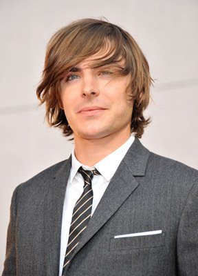 MV5BMTY3OTA1NTQzMF5BMl5BanBnXkFtZTcwMjk5OTA2Mg@@._V1._SX288_SY400_ - Vedete Americane