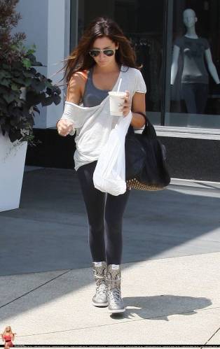 normal_006 - AshWley leaves a local gym in est Hollywood - August 10