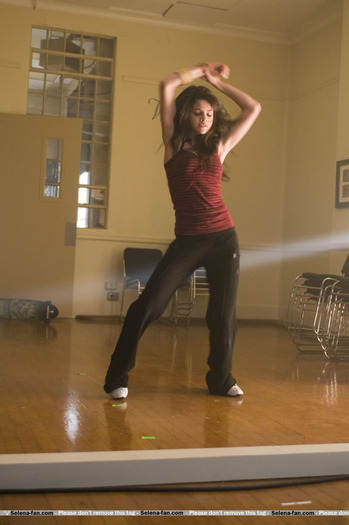 blogdelatele-kiss-sel-9 - selena in  another cinderella  story