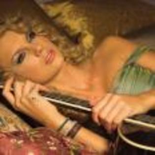 Taylor_Swift_1230494969_4