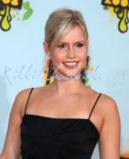 APNWVYOONOAGSVDVDRO - Claire Holt