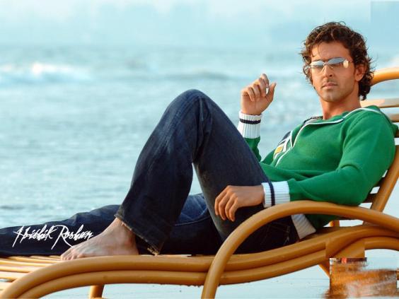 hrithik_roshan (82); Actor indian ce a devenit peste noapte un super star, din cauza filmului de succes "Kaho Naa... Pyaa
