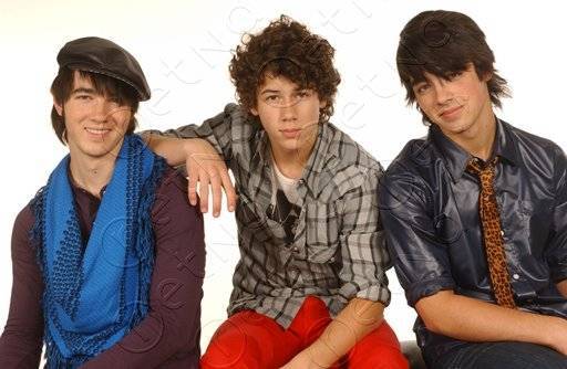 WYCRGVHUTNHNKRDMPDN - Jonas Brothers Photoshotts
