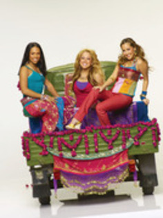 LHUHLEMOMGHYJAOQBCE[1] - the cheetah girls