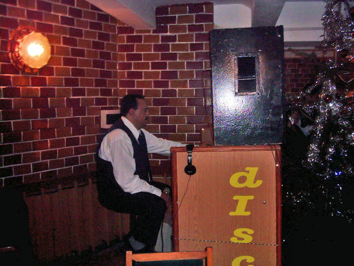 DSCI0031_edited - 2004-2005 revelion