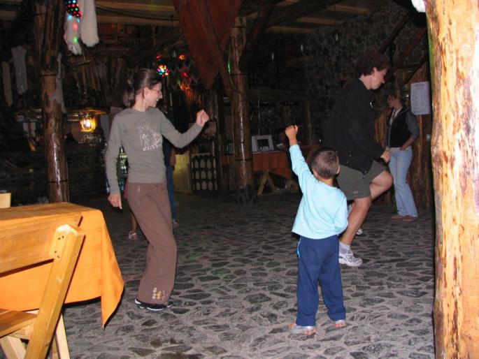 Mirela si Vladut la disco