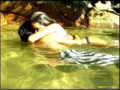 KMTROMFGRIQYNSTCCET - ASHLEY TISDALE POZE RARE