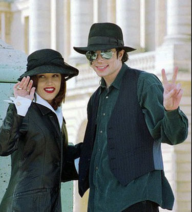 44900589 - Michael Jackson si Lisa Marie Presley