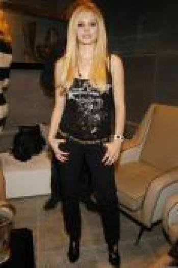 RBHBXNUUPZKDUVAYFJH - avril lavigne