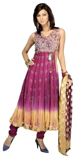 Anarkali-Suit - Saree-uri pe care le poarta indiencele si accesorii