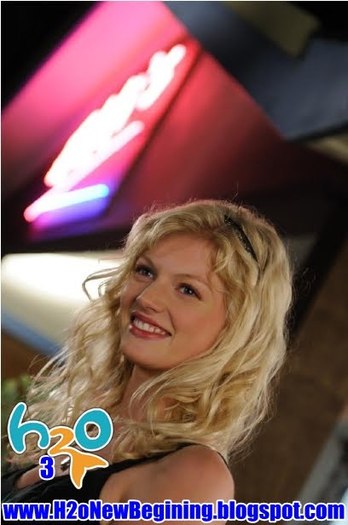 Cariba Heine As Rikky - Personajele sezonului 3