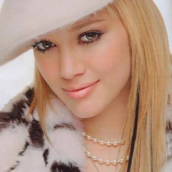 53_9452462_hilary_duff_H195311_L