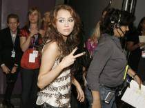 CGXAWWAKMVVRUFLRSGC - album miley cyrus