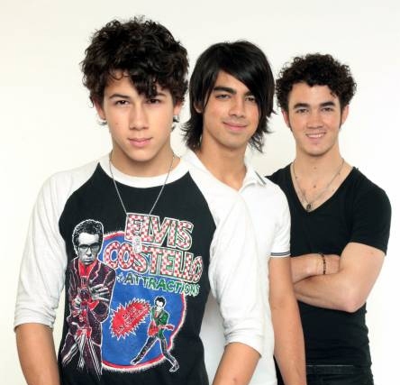 TheJonasBrothers8